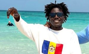 Read more about the article Vladis De Zanzibar